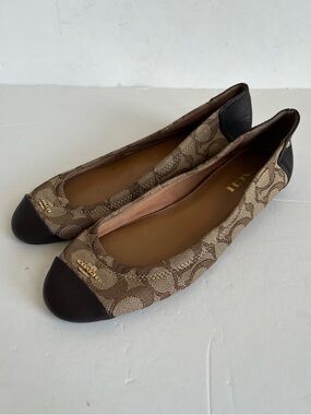 Coach Chelsea signature logo tan brown leather cap toes ballet flats size 7B
